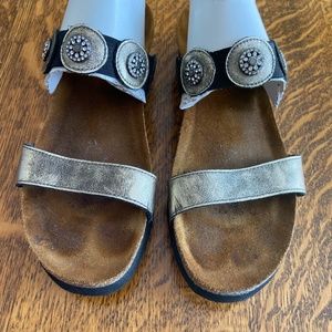 Naot Womens 40 EU/ 9 US Marissa Rhinestone Metal Leather Slides Sandals Comfort